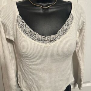 Love & Piece | Off White Ribbed Long Sleeve Crop Top with Lace Trim - Medium